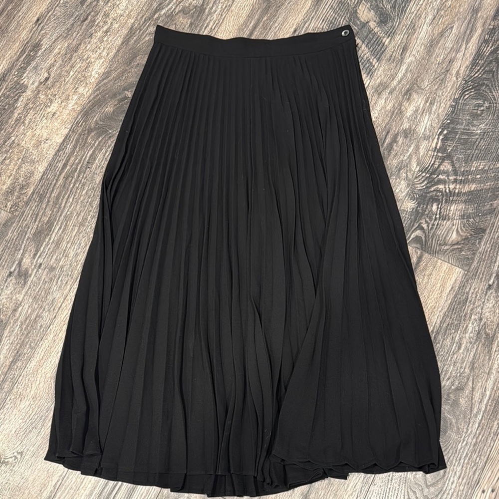Liz Claiborne Black Pleated Skirt